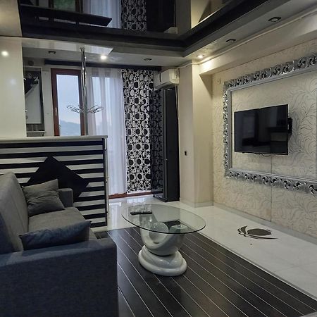 Gevorg'S Appartment Yerevan Exterior photo
